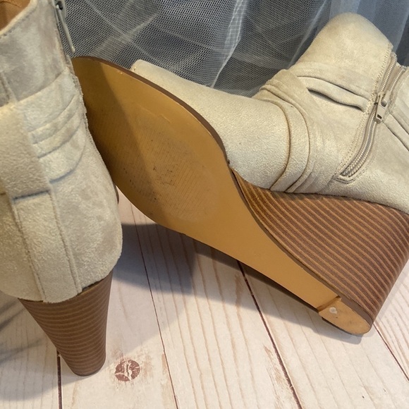 JC Faux Suede Leather Wedge Booties - Picture 5 of 7
